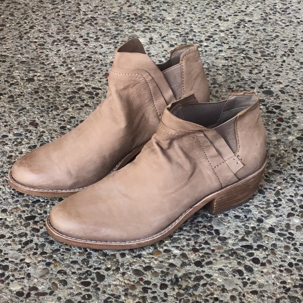 Women’s Dolce Vita Taupe Leather Ankle Boot Size 8.5 EUC